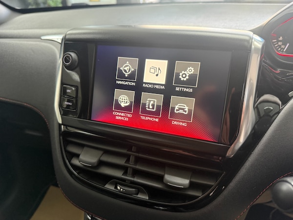 Used Peugeot 208 2016 for sale - 76222077: Photo 16