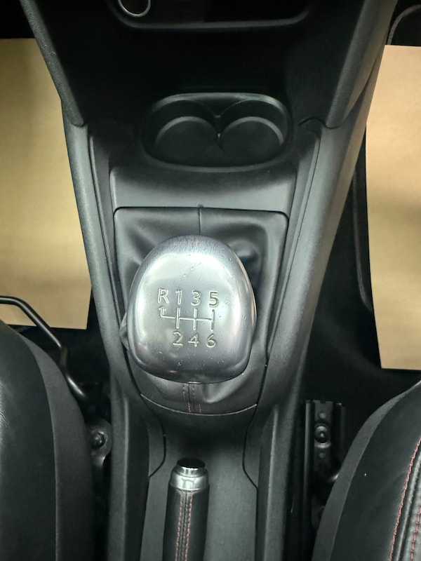 Used Peugeot 208 2016 for sale - 76222077: Photo 18
