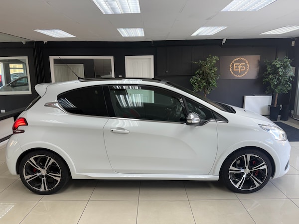 Used Peugeot 208 2016 for sale - 76222077: Photo 5