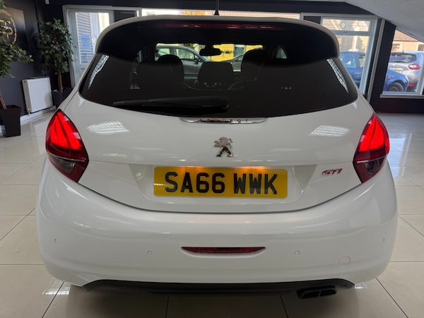Used Peugeot 208 2016 for sale - 76222077: Photo 7
