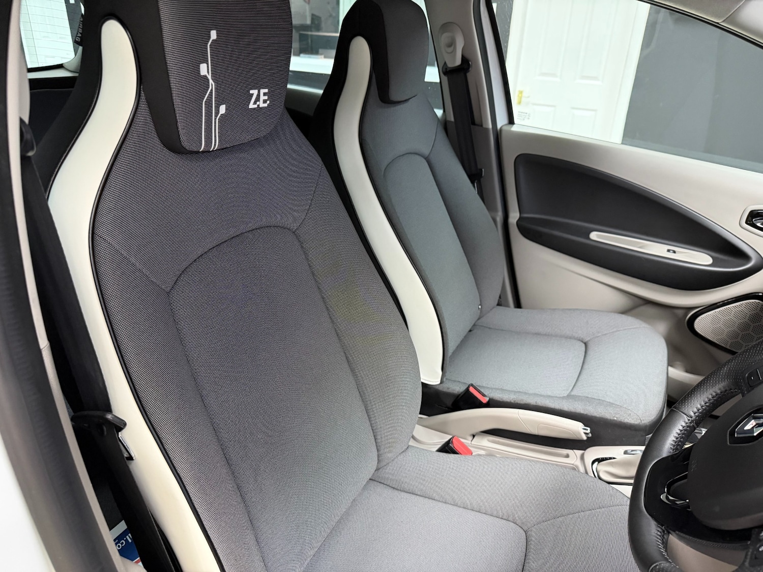 Used Renault Zoe 2016 for sale - 77934229: Photo 11