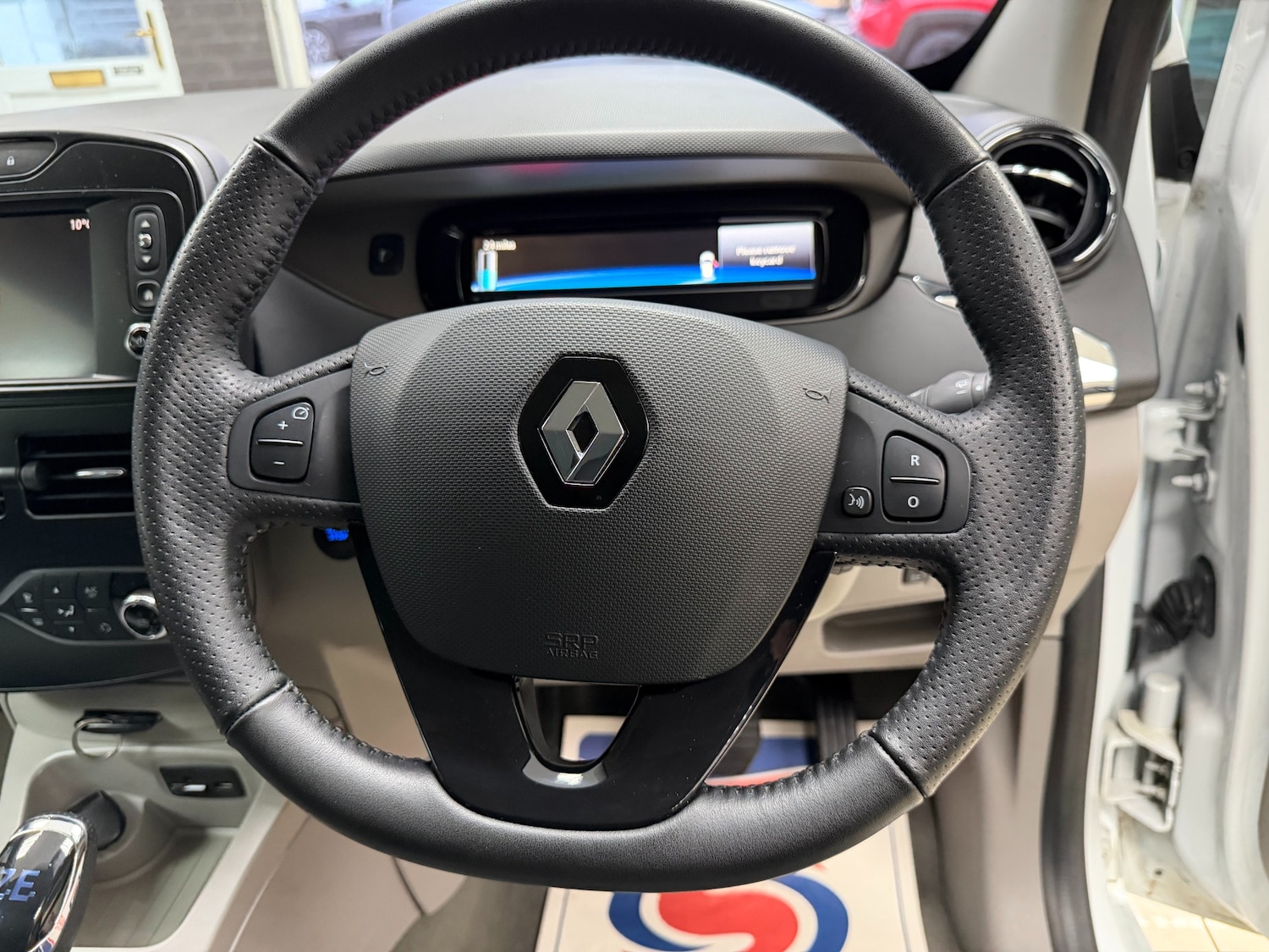 Used Renault Zoe 2016 for sale - 77934229: Photo 12