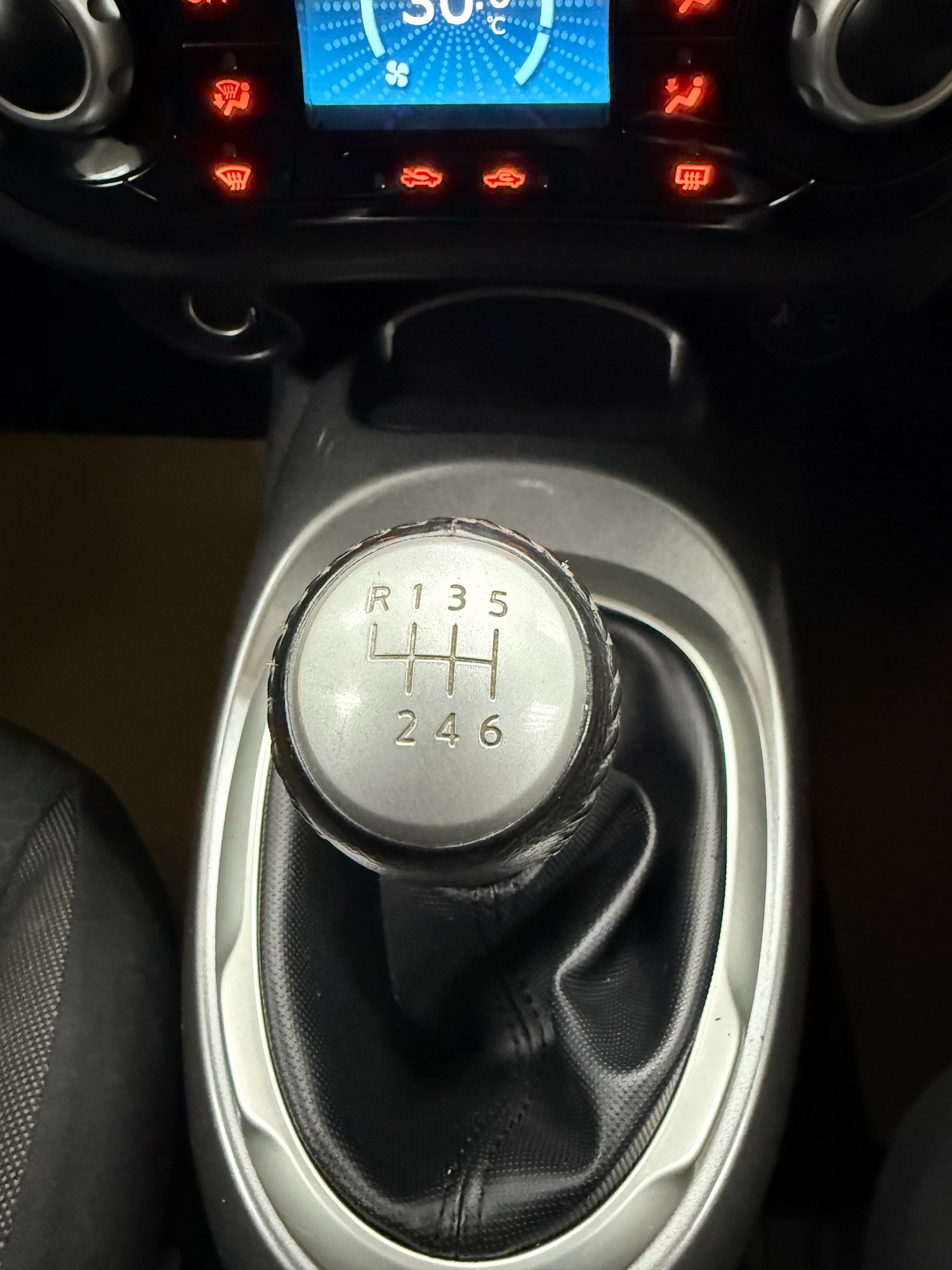 Used Nissan Juke 2013 for sale - 76271339: Photo 16