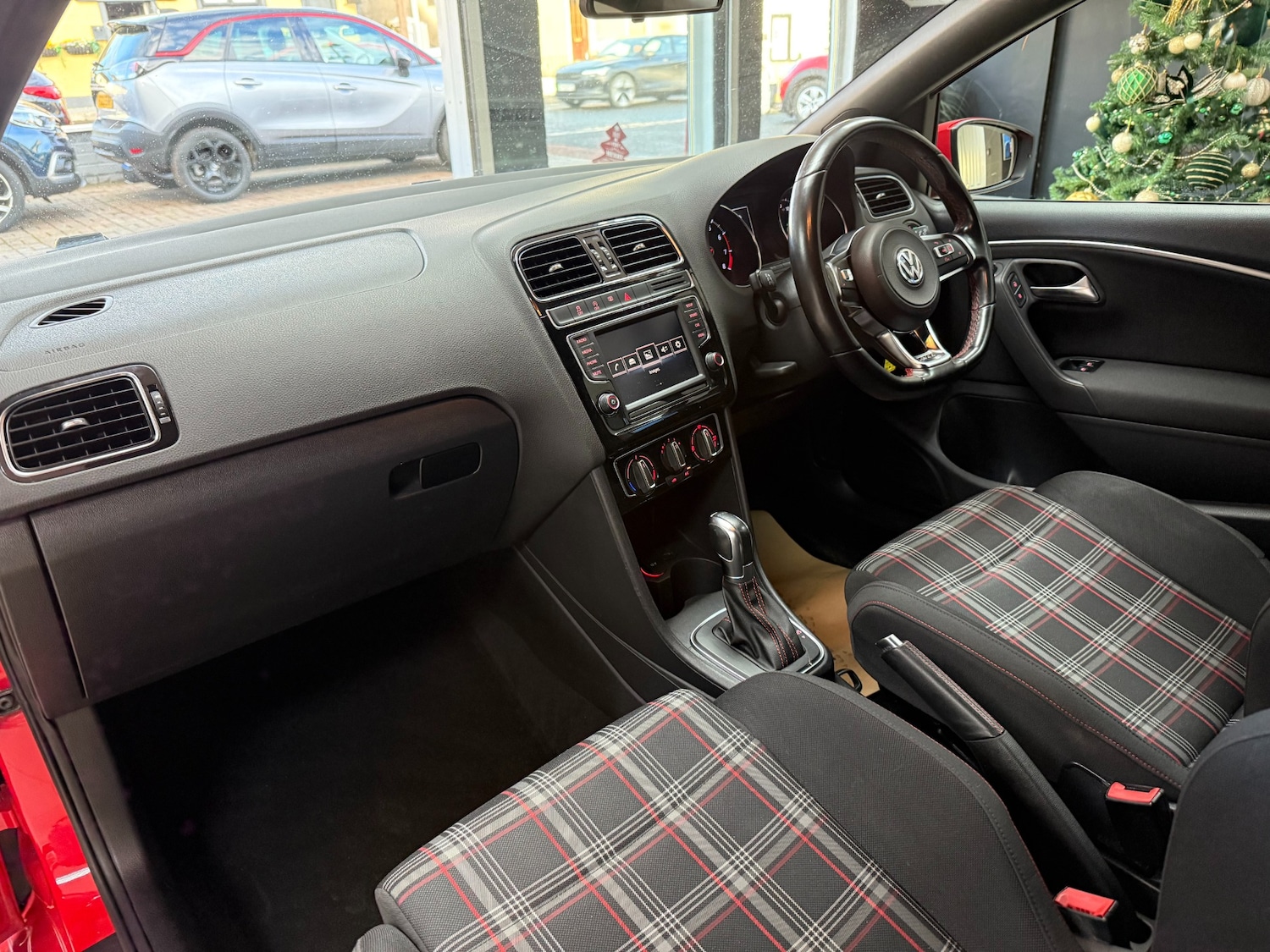 Used Volkswagen Polo 2017 for sale - 77135617: Photo 10