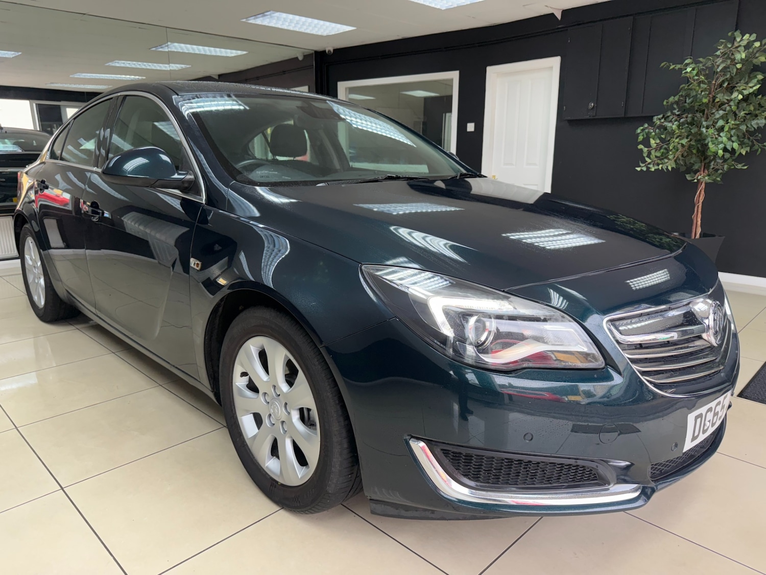 Used Vauxhall Insignia 2015 for sale - 76177131: Photo 1