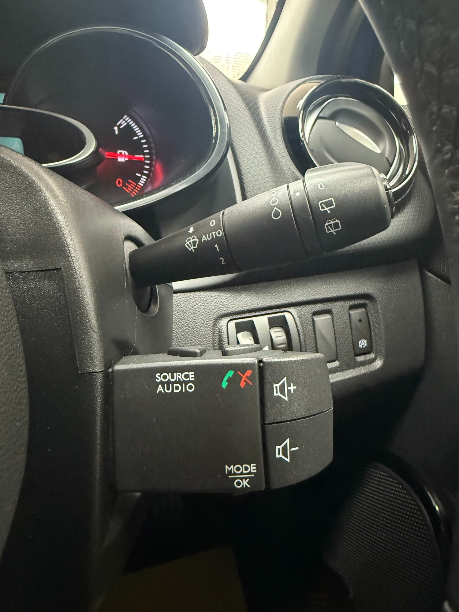 Used Renault Clio 2018 for sale - 76415024: Photo 12