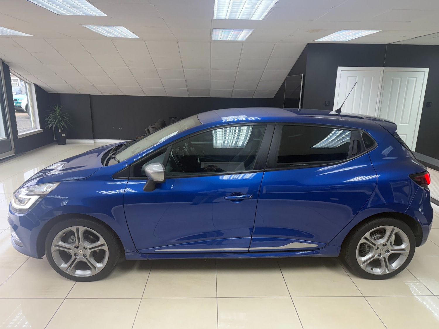 Used Renault Clio 2018 for sale - 76415024: Photo 4