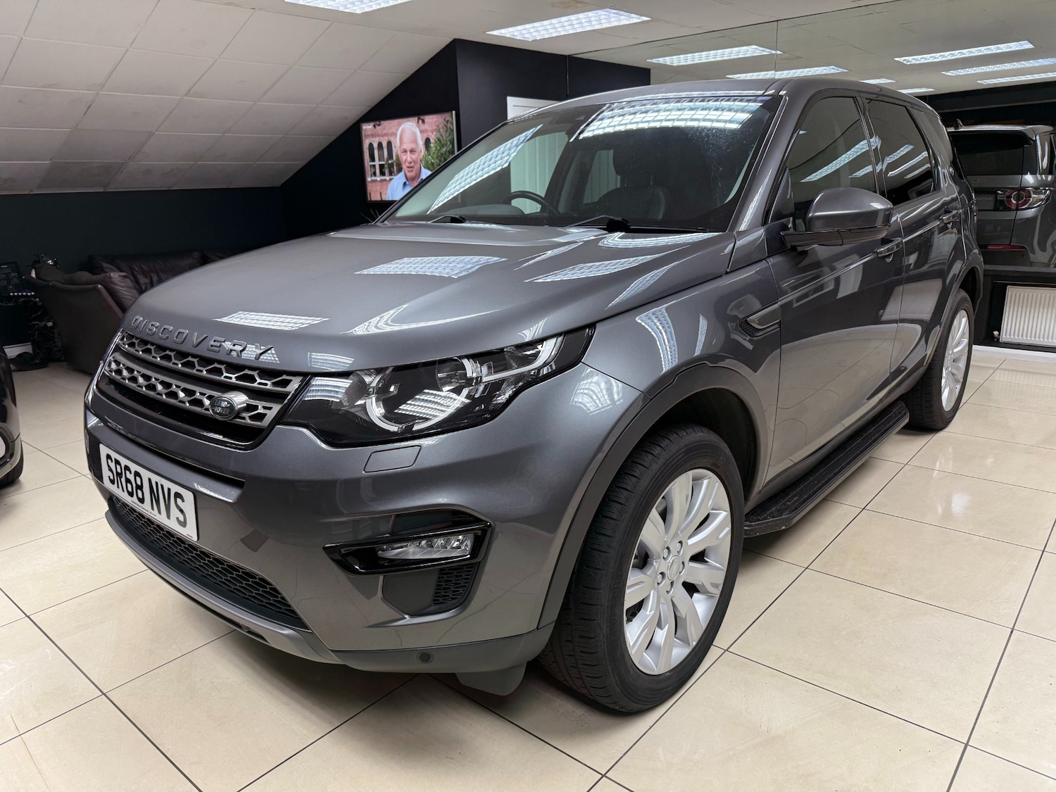 Used Land Rover Discovery Sport 2019 for sale - 77195740: Photo 3