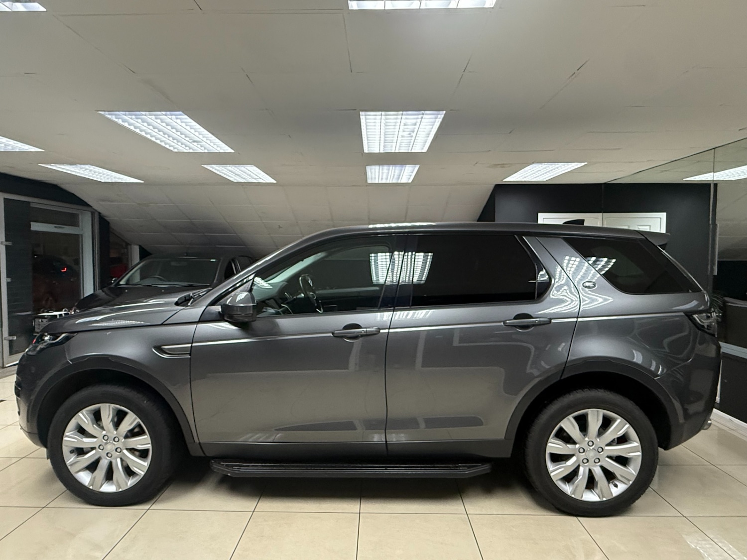 Used Land Rover Discovery Sport 2019 for sale - 77195740: Photo 4