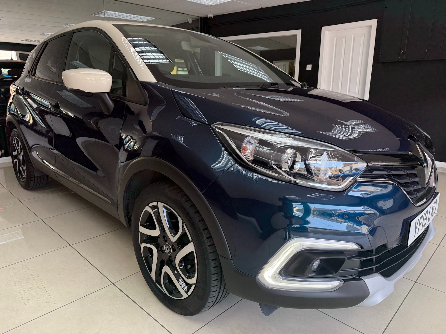 Used Renault Captur 2019 for sale - 77114383: Photo 1