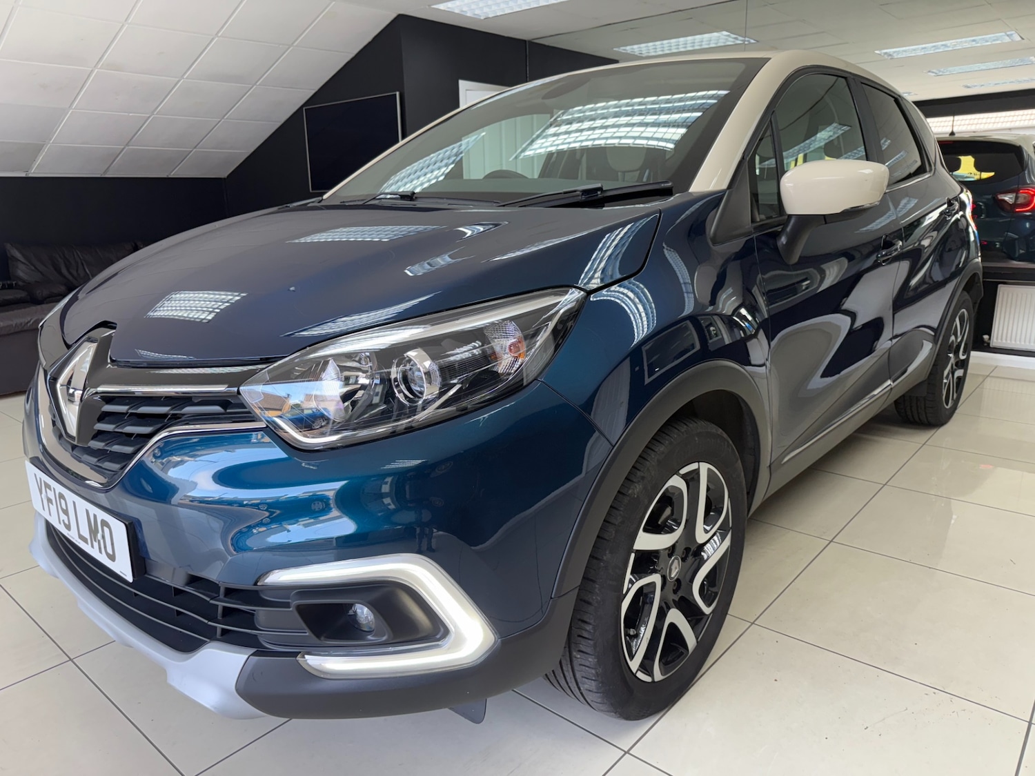 Used Renault Captur 2019 for sale - 77114383: Photo 3