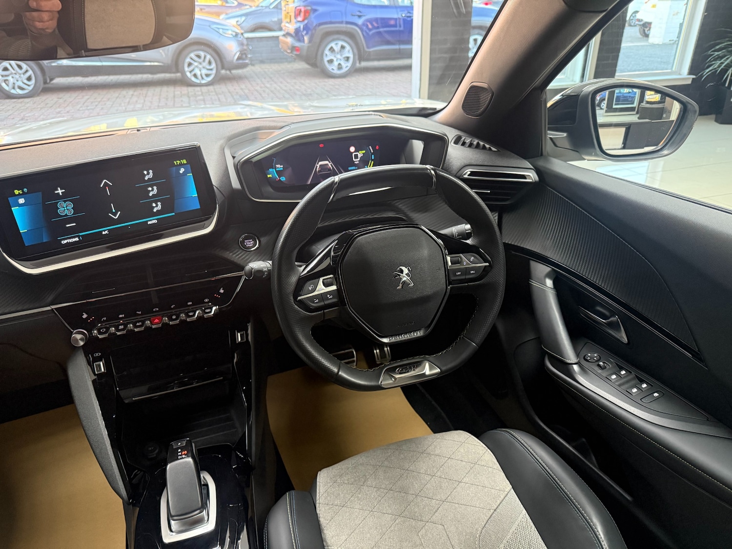 Used Peugeot 2008 2021 for sale - 76379447: Photo 10