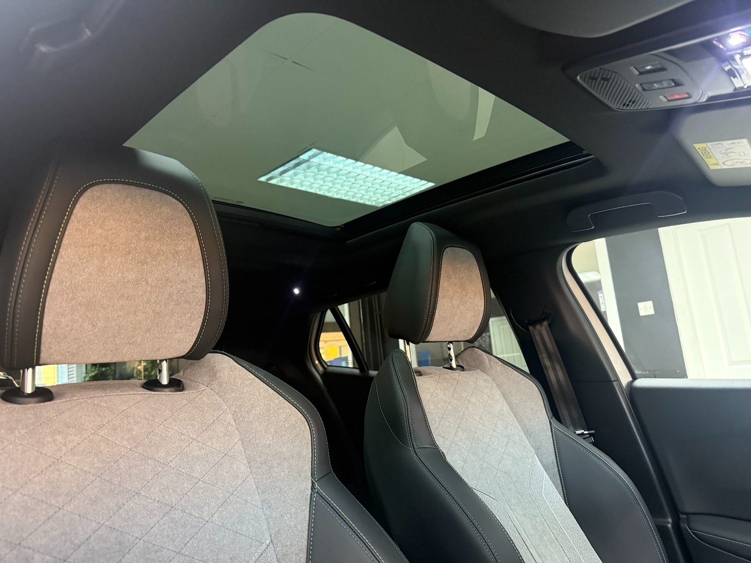 Used Peugeot 2008 2021 for sale - 76379447: Photo 12