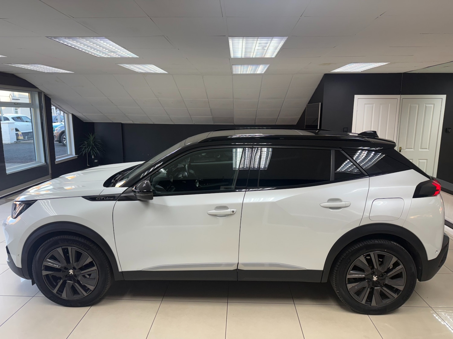 Used Peugeot 2008 2021 for sale - 76379447: Photo 4