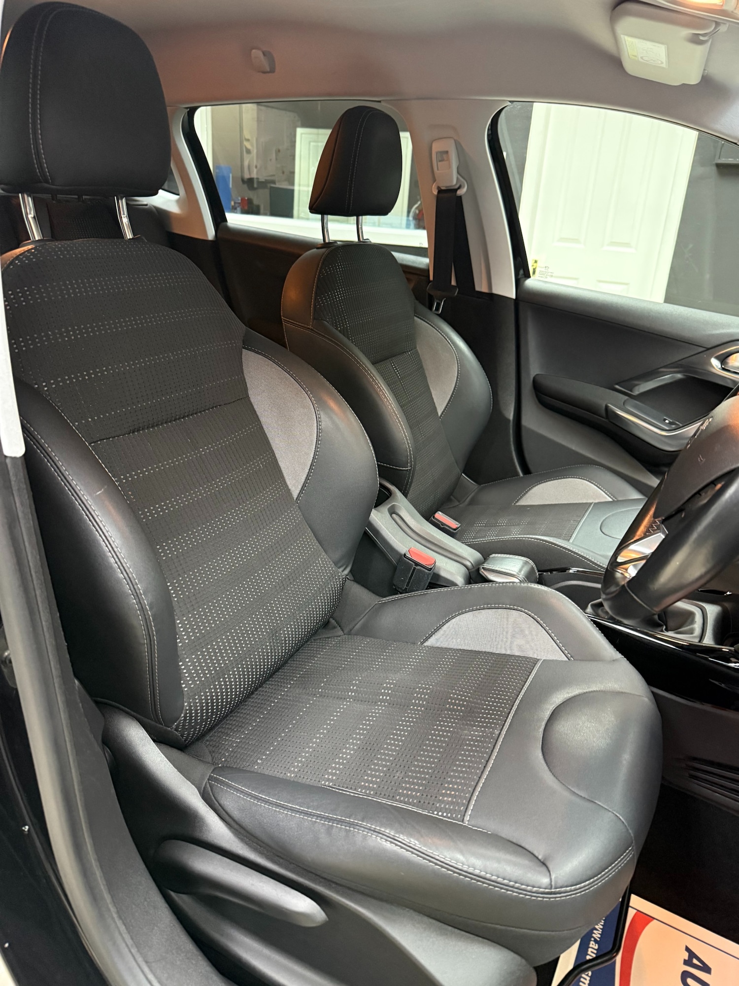 Used Peugeot 2008 2017 for sale - 76750333: Photo 11