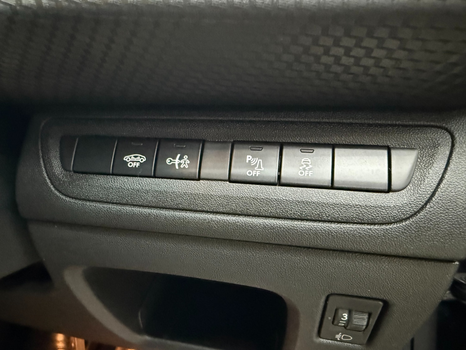 Used Peugeot 2008 2017 for sale - 76750333: Photo 19