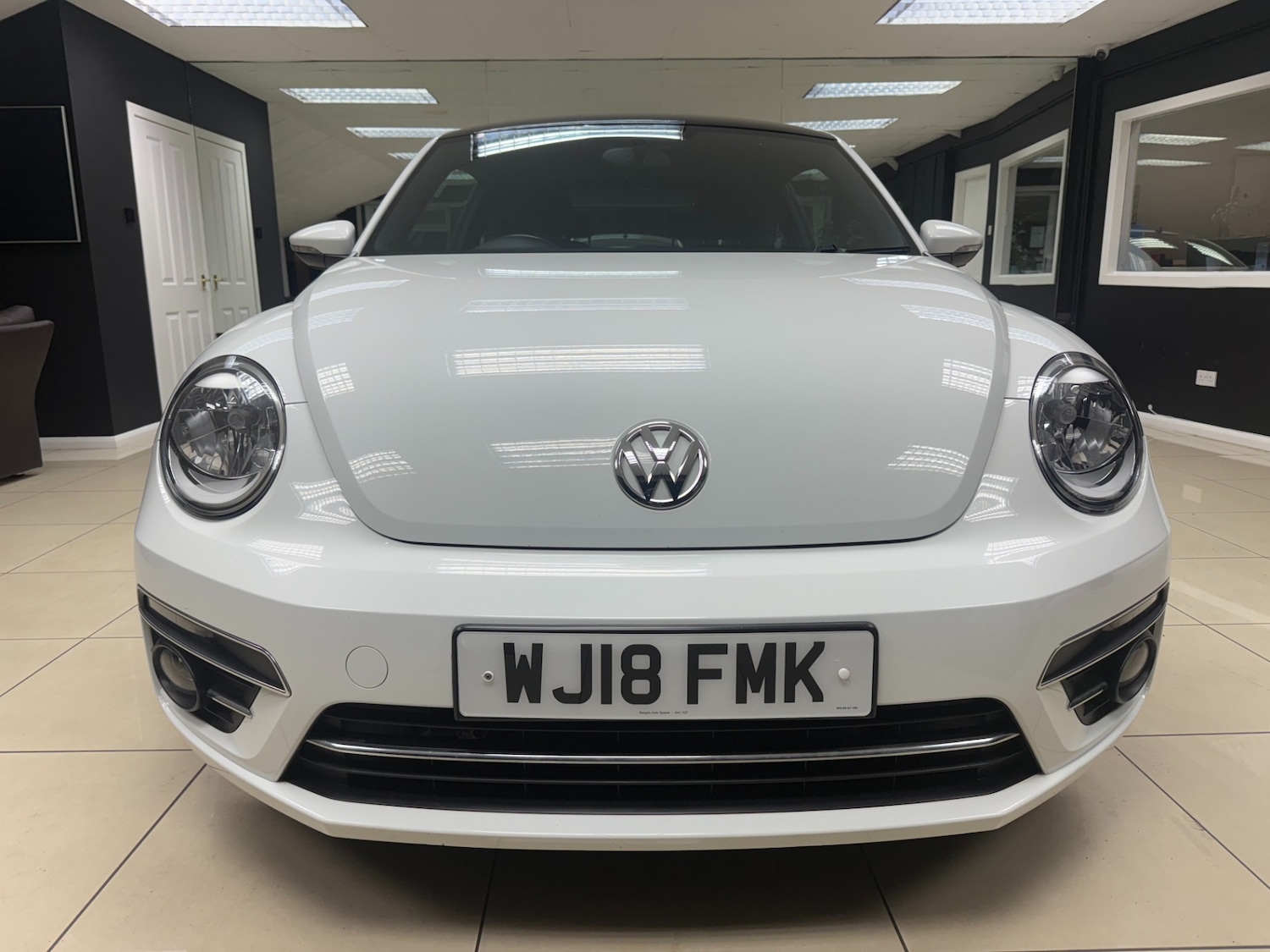 Used Volkswagen Beetle 2018 for sale - 76611679: Photo 2