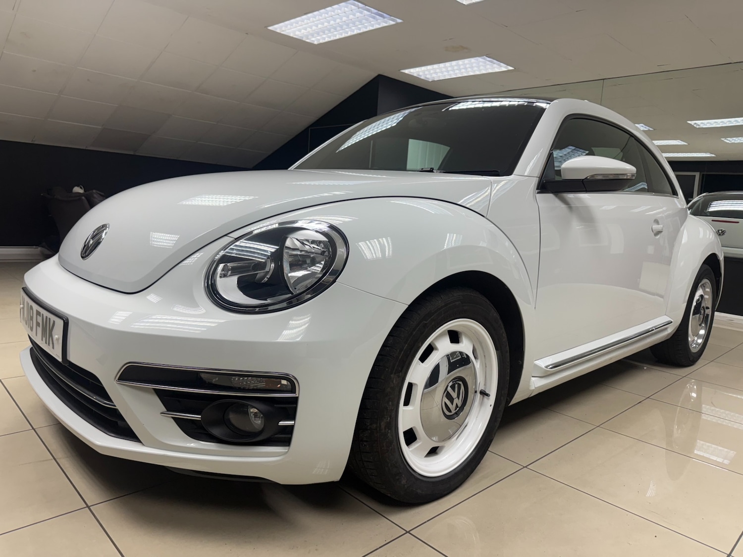 Used Volkswagen Beetle 2018 for sale - 76611679: Photo 3