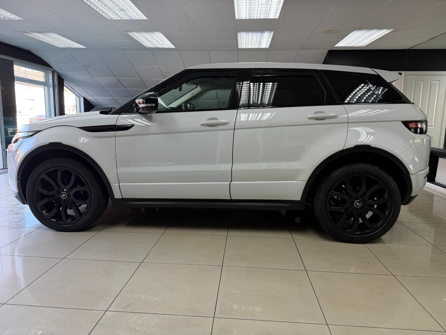 Used Land Rover Range Rover Evoque 2012 for sale - 77965446: Photo 5