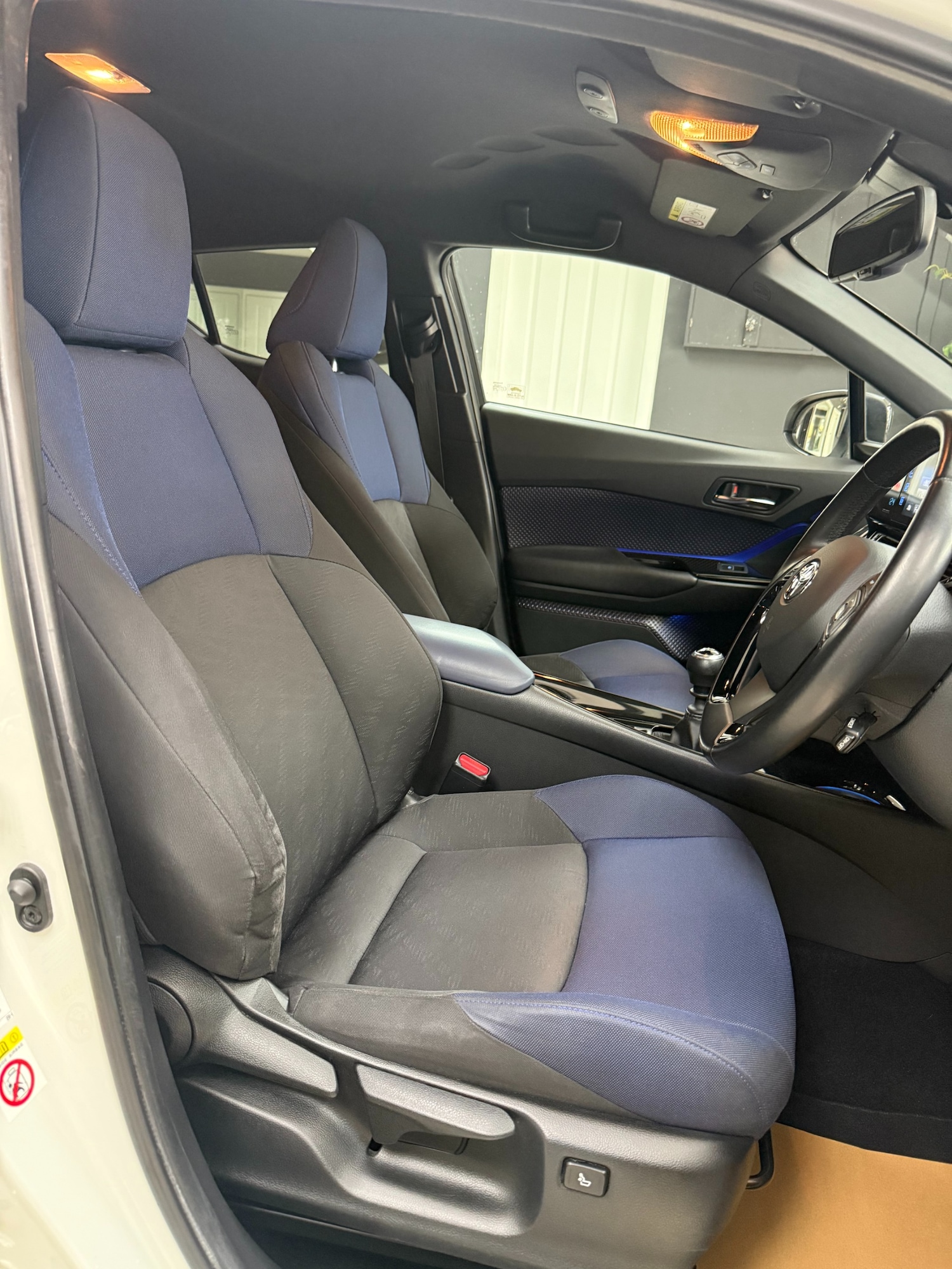 Used Toyota C-HR 2017 for sale - 76310503: Photo 10