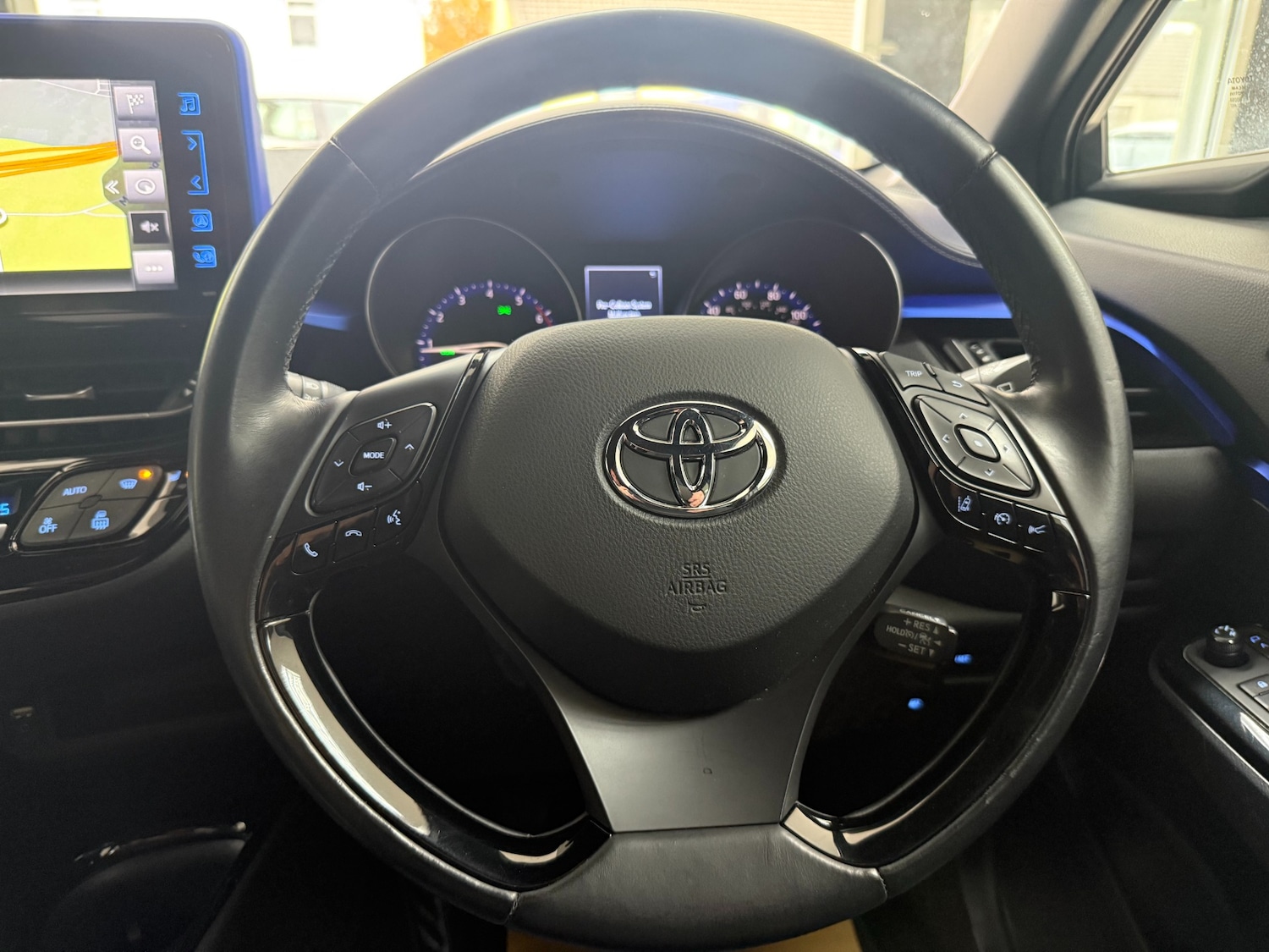 Used Toyota C-HR 2017 for sale - 76310503: Photo 11