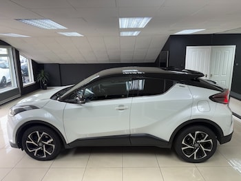 Used Toyota C-HR 2017 for sale - 76310503: Photo