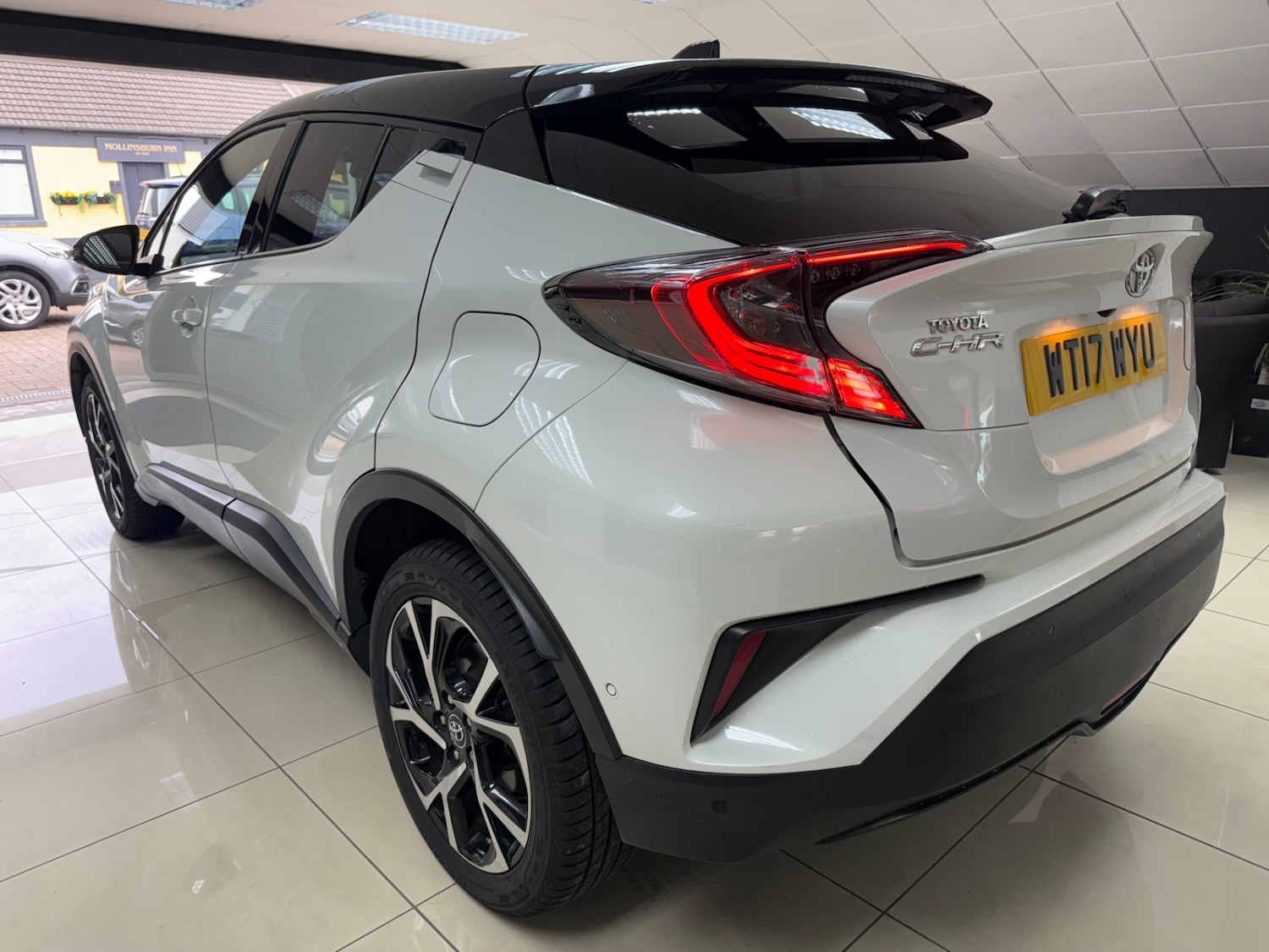 Used Toyota C-HR 2017 for sale - 76310503: Photo 6