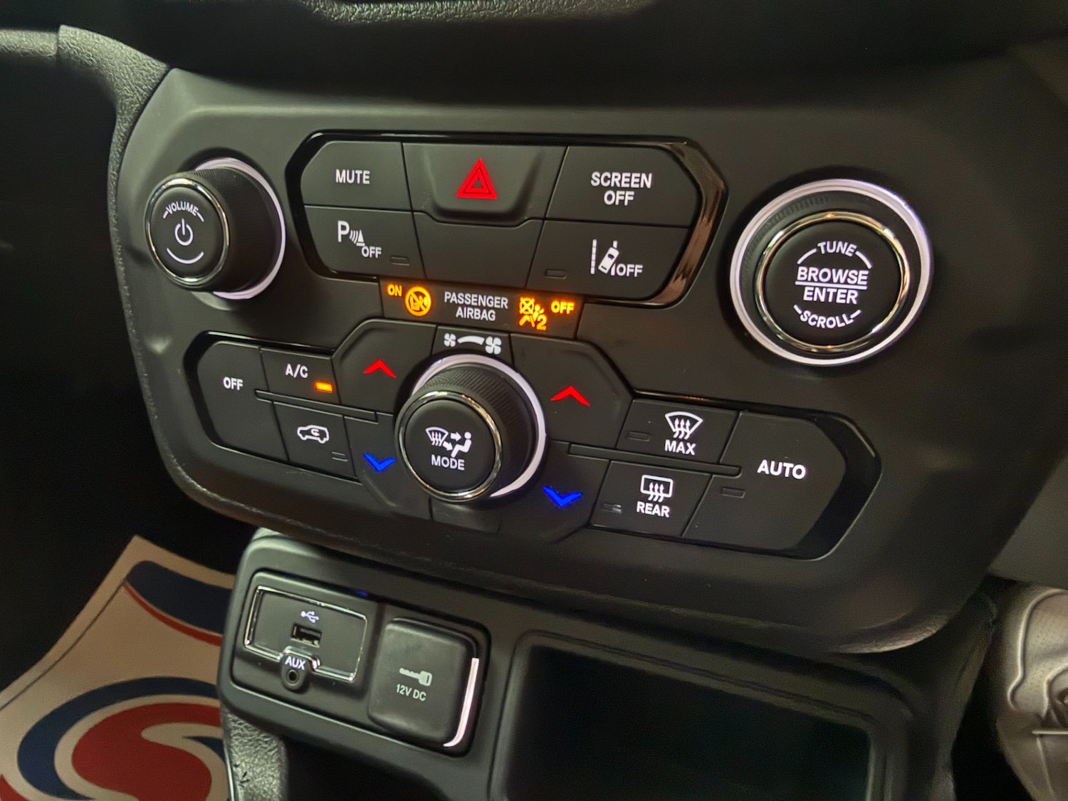 Used Jeep Renegade 2020 for sale - 77782137: Photo 16