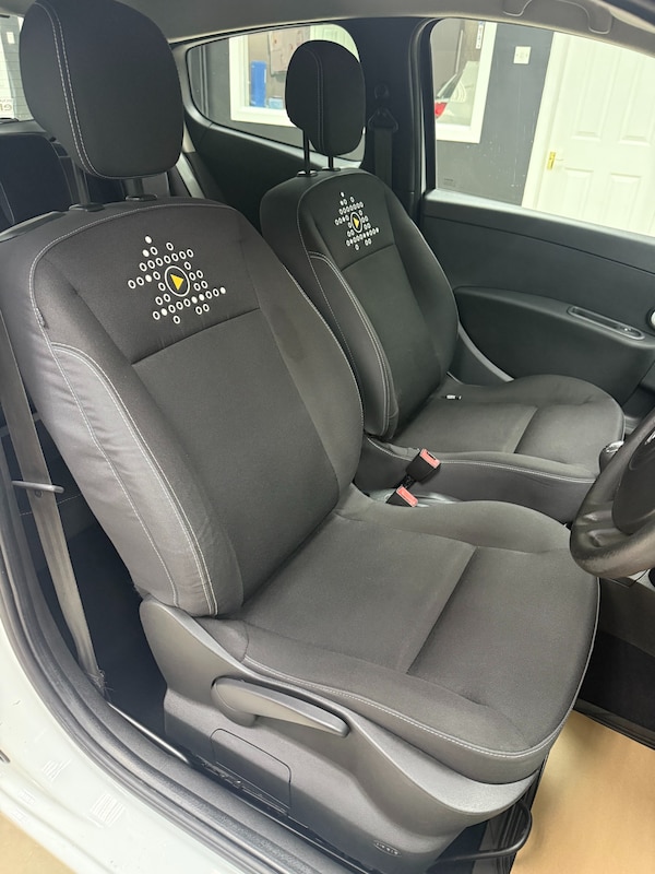 Used Renault Clio 2011 for sale - 76271338: Photo 11
