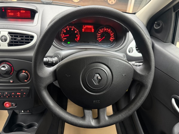 Used Renault Clio 2011 for sale - 76271338: Photo 12