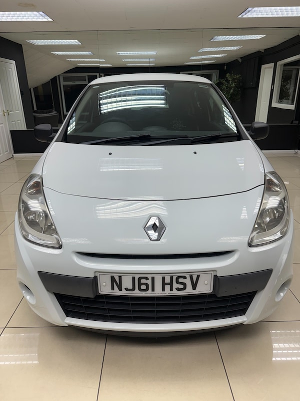 Used Renault Clio 2011 for sale - 76271338: Photo 2