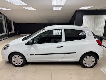 Used Renault Clio 2011 for sale - 76271338: Photo