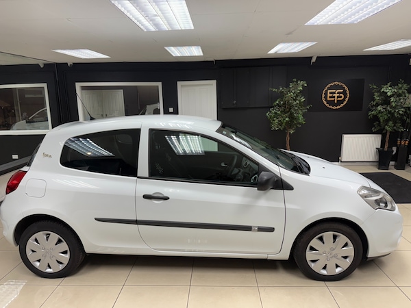 Used Renault Clio 2011 for sale - 76271338: Photo 5