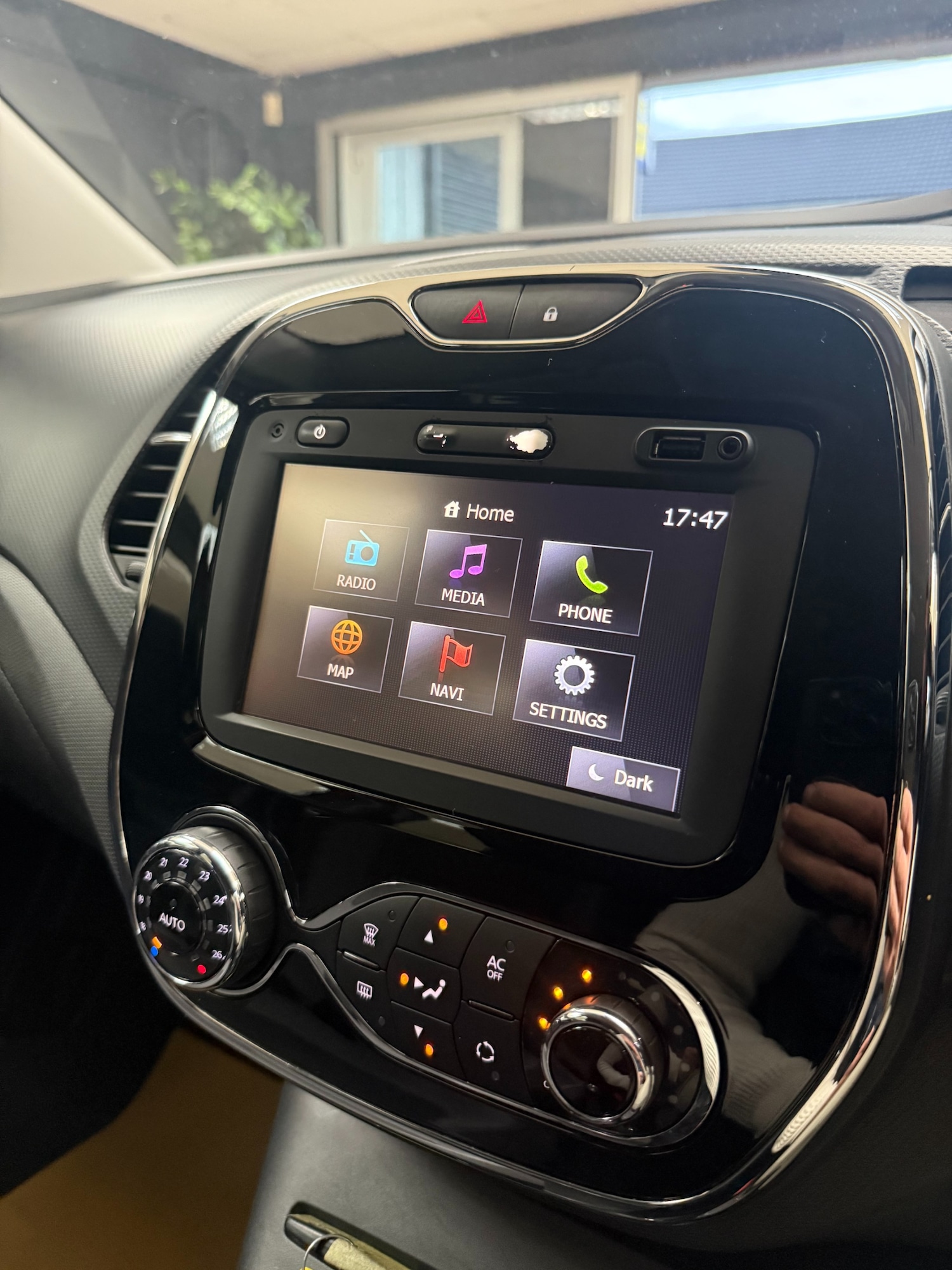 Used Renault Captur 2015 for sale - 76611672: Photo 13