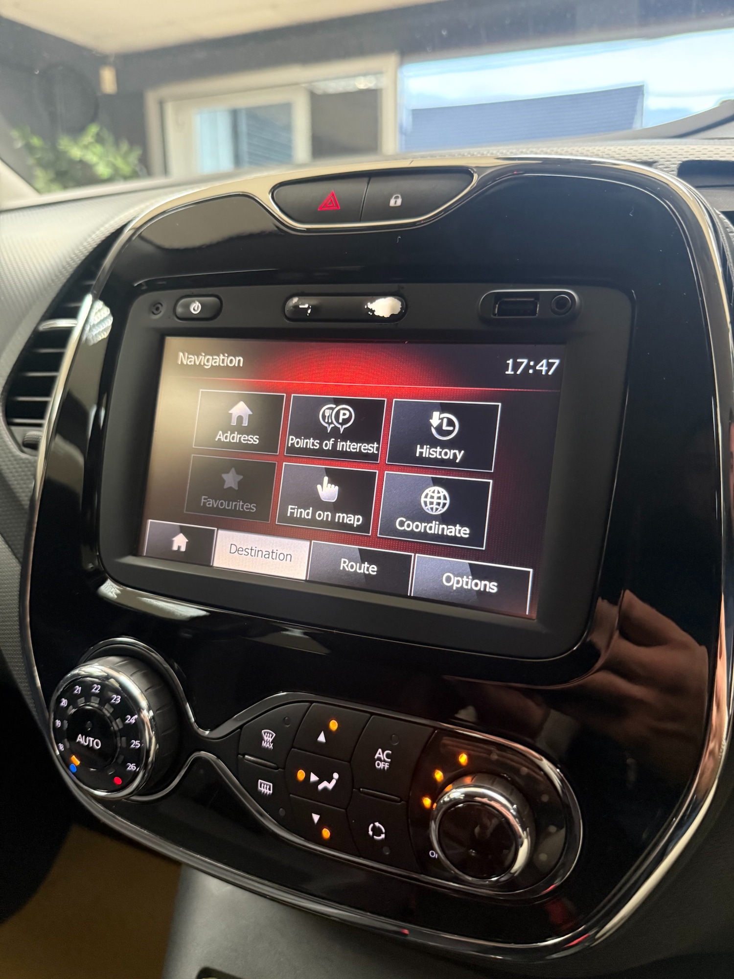 Used Renault Captur 2015 for sale - 76611672: Photo 14