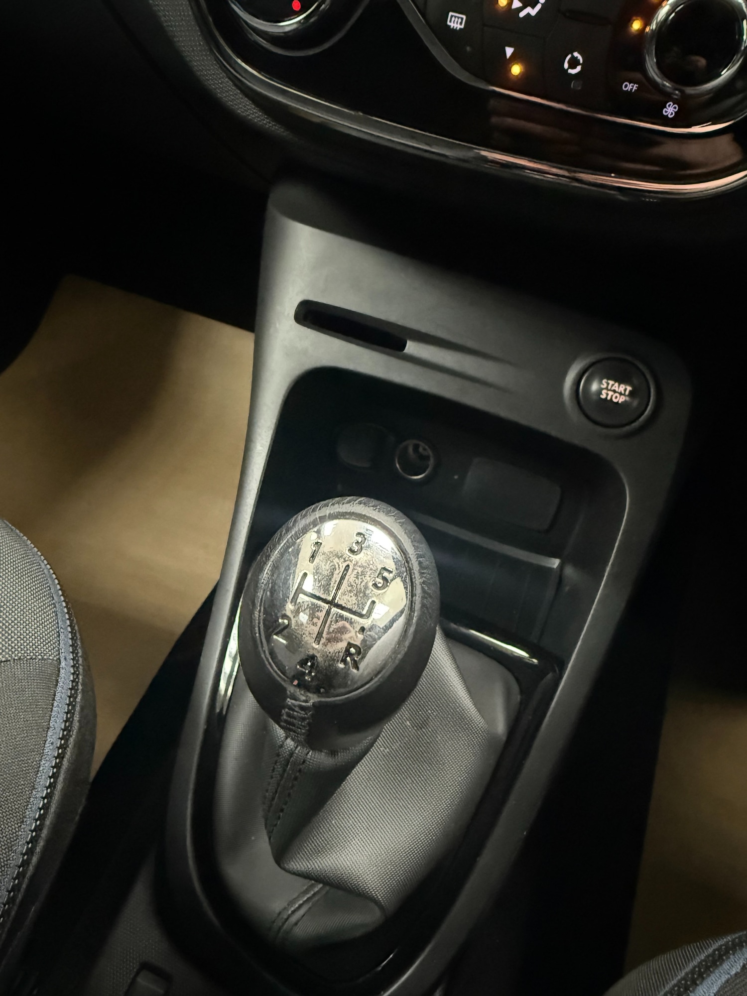 Used Renault Captur 2015 for sale - 76611672: Photo 16