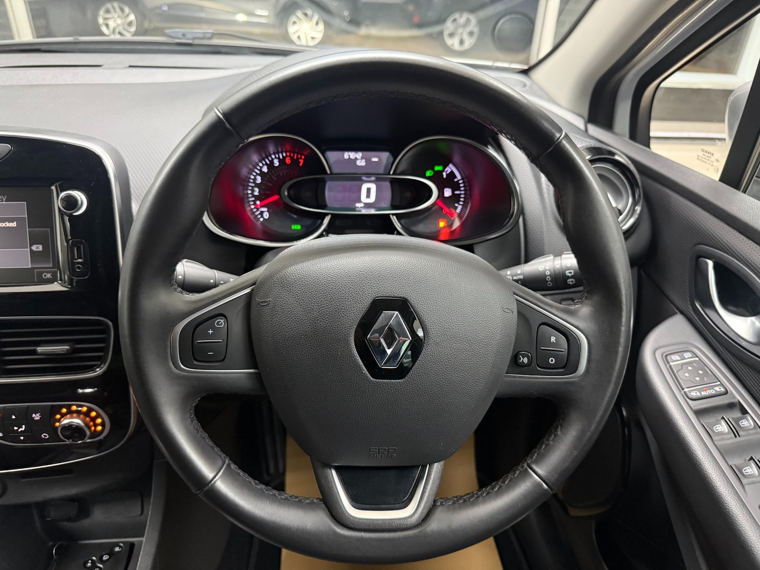 Used Renault Clio 2019 for sale - 76286789: Photo 12