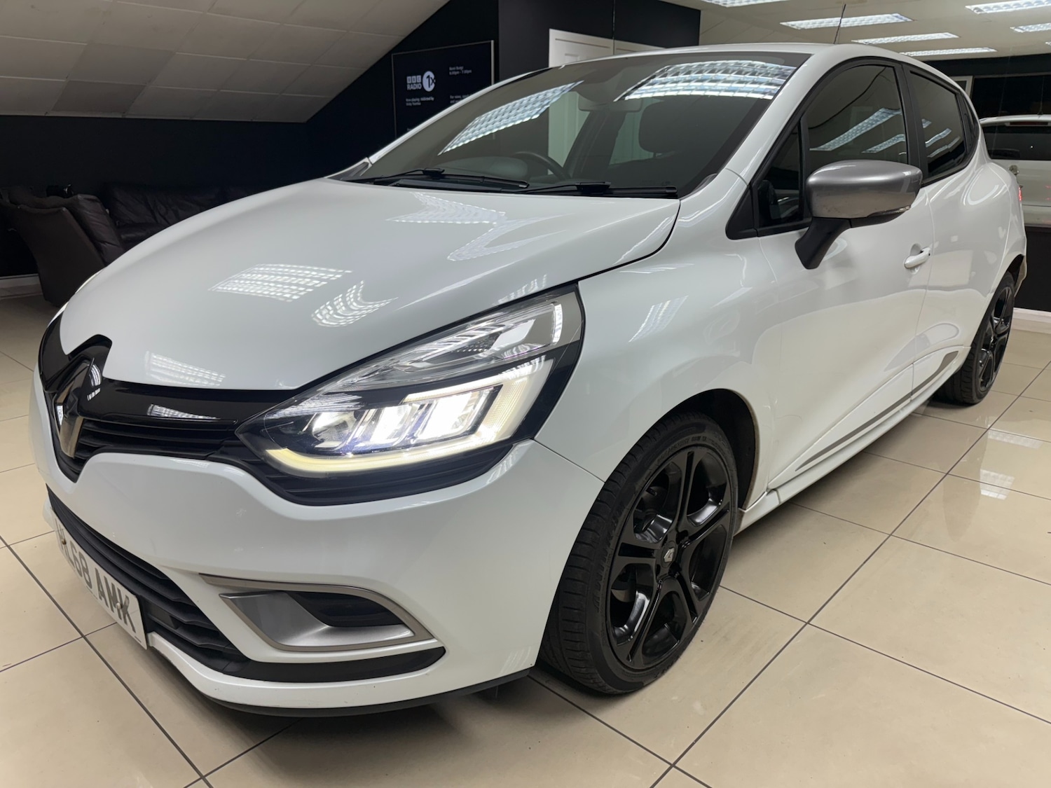 Used Renault Clio 2019 for sale - 76286789: Photo 3