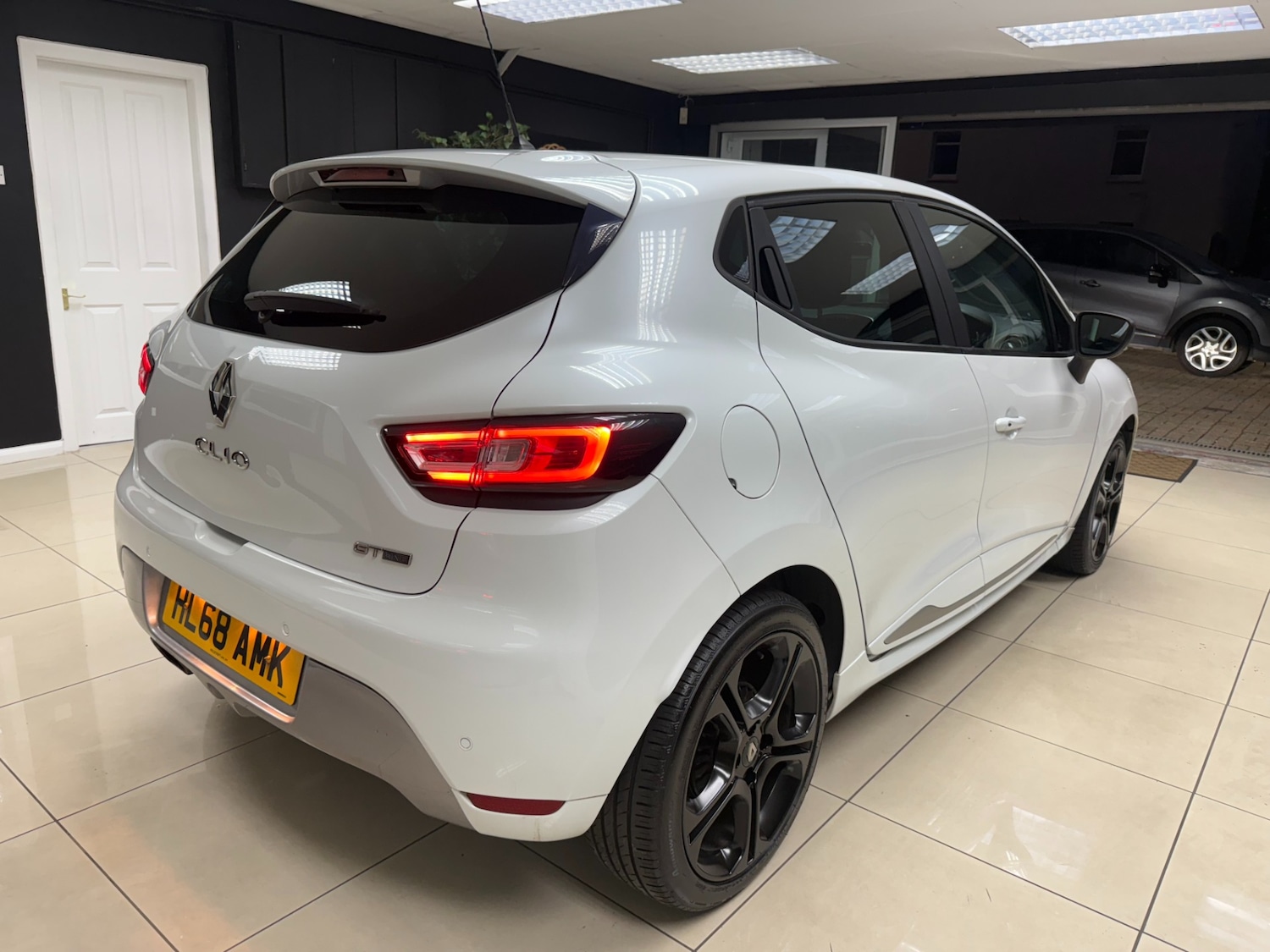 Used Renault Clio 2019 for sale - 76286789: Photo 8