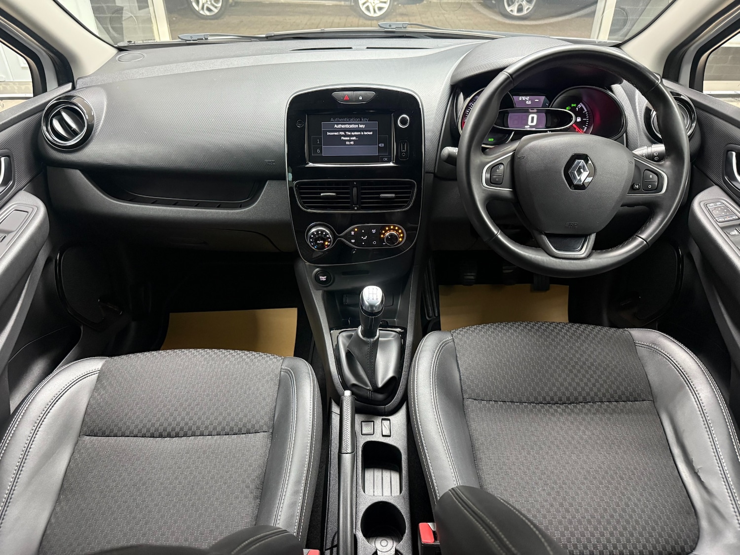 Used Renault Clio 2019 for sale - 76286789: Photo 9