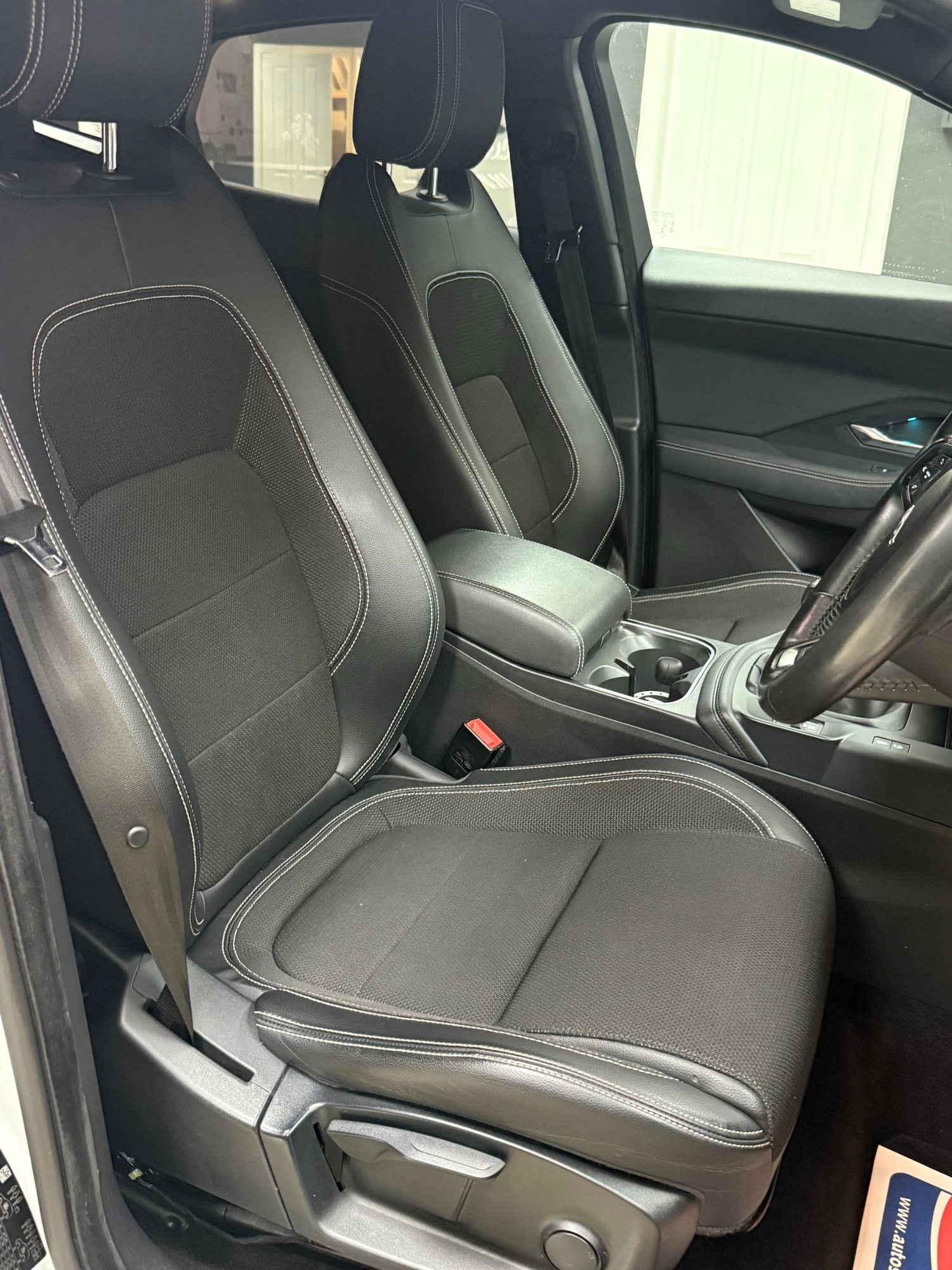 Used Jaguar E-Pace 2019 for sale - 76935374: Photo 12