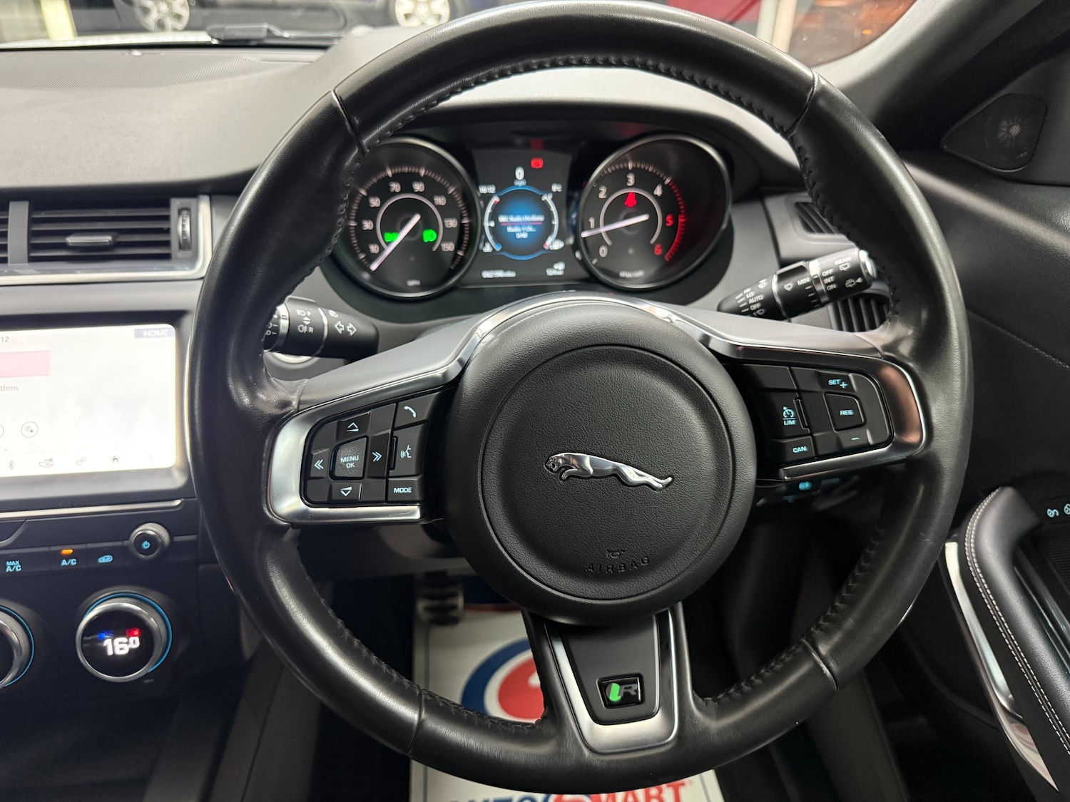 Used Jaguar E-Pace 2019 for sale - 76935374: Photo 13