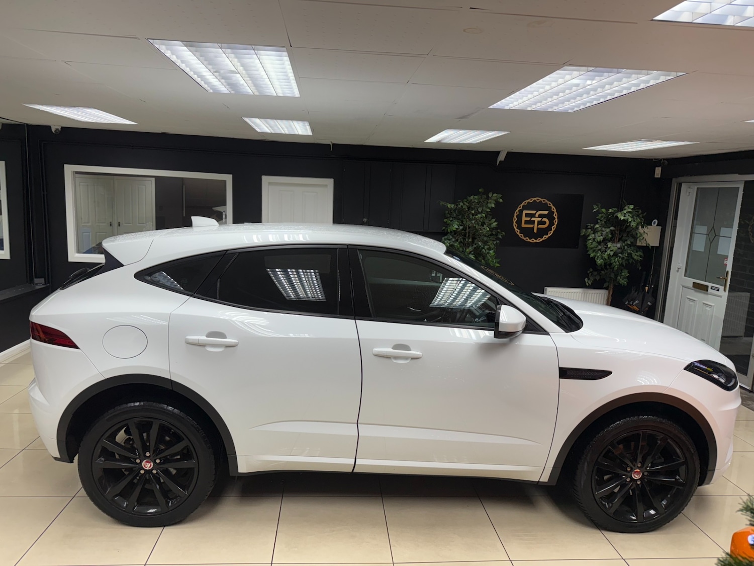 Used Jaguar E-Pace 2019 for sale - 76935374: Photo 5