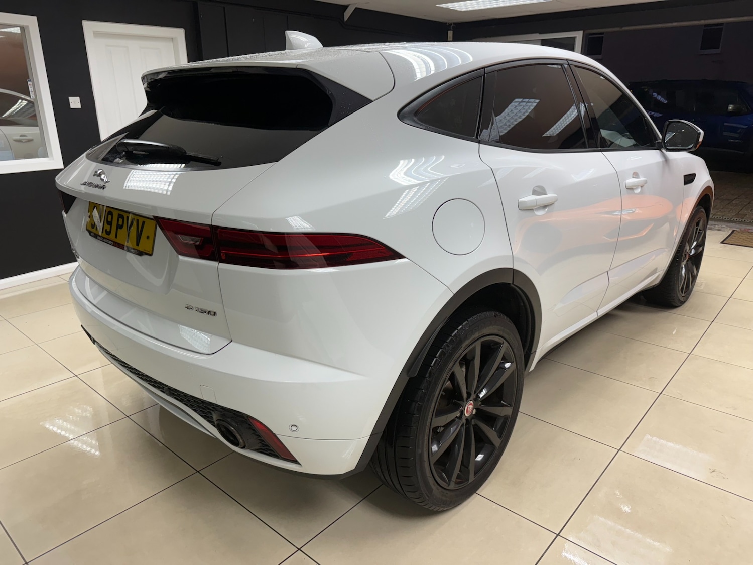 Used Jaguar E-Pace 2019 for sale - 76935374: Photo 8