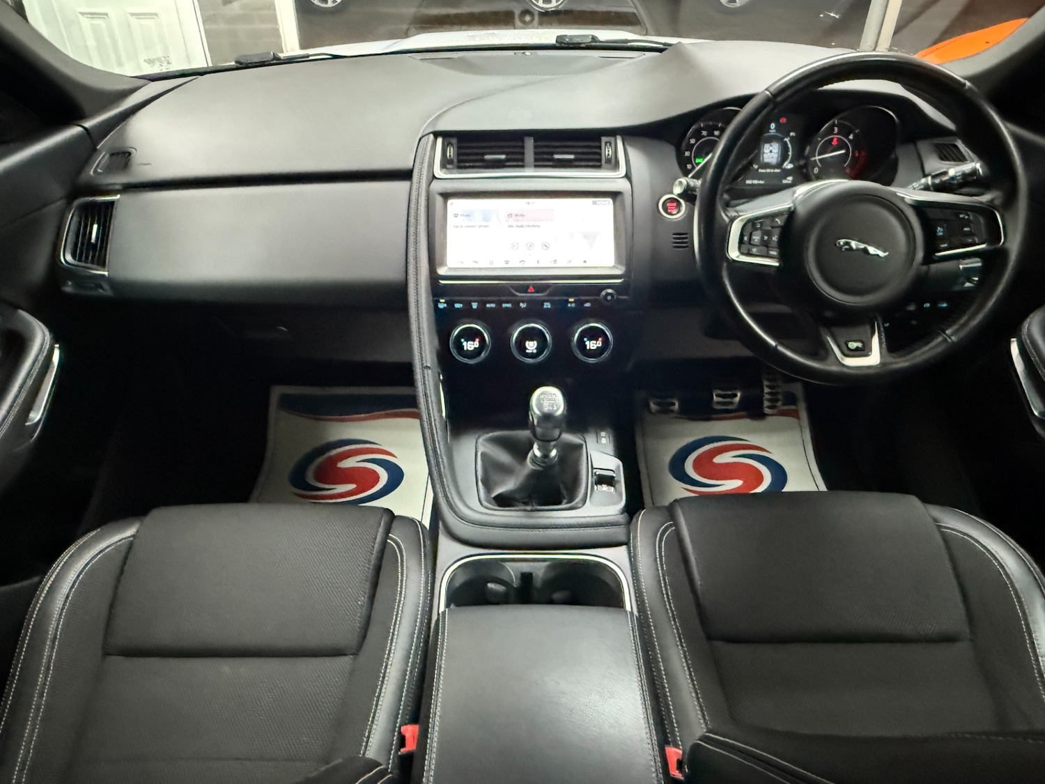 Used Jaguar E-Pace 2019 for sale - 76935374: Photo 9