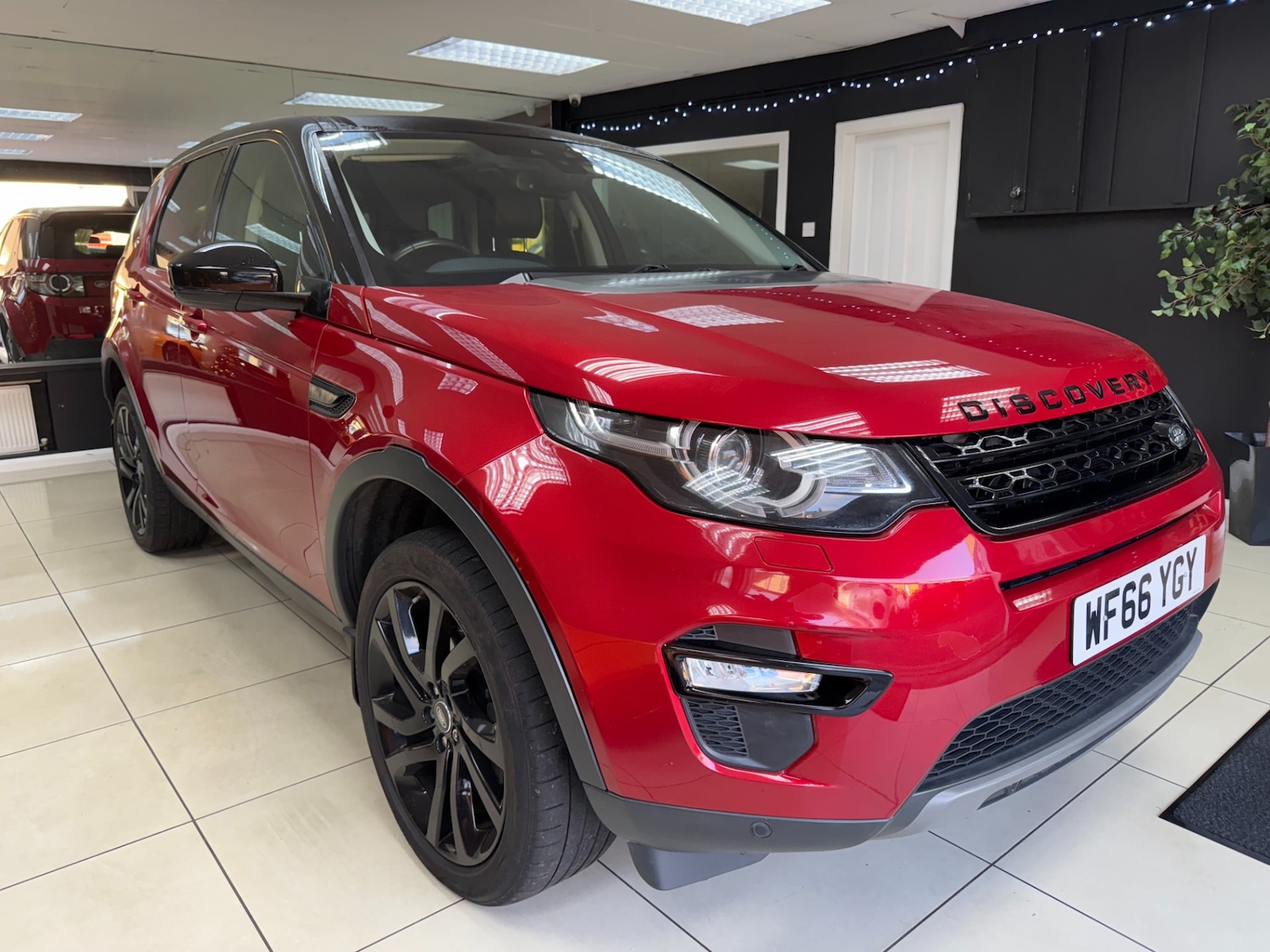 Used Land Rover Discovery Sport 2016 for sale - 77058382: Photo 1