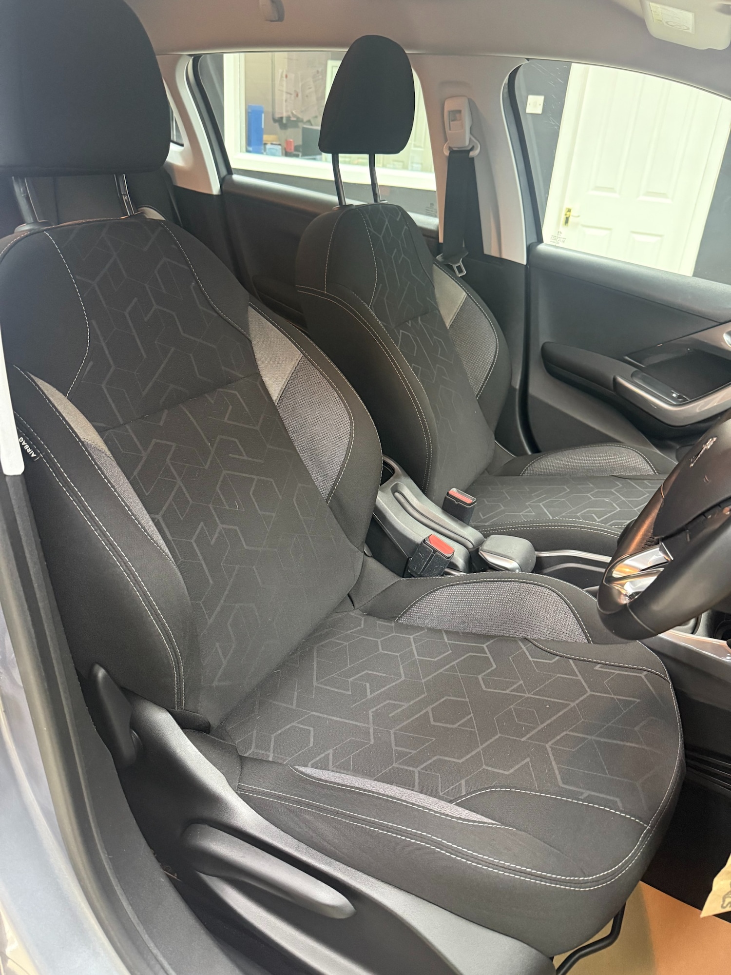 Used Peugeot 2008 2017 for sale - 76368406: Photo 10