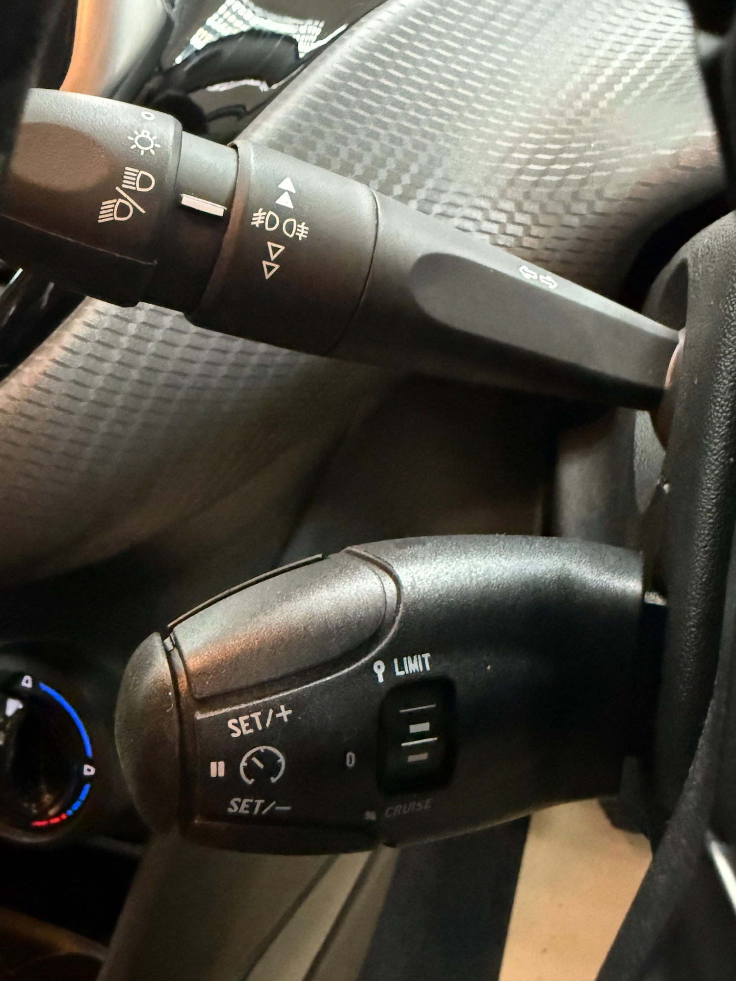 Used Peugeot 2008 2017 for sale - 76368406: Photo 11