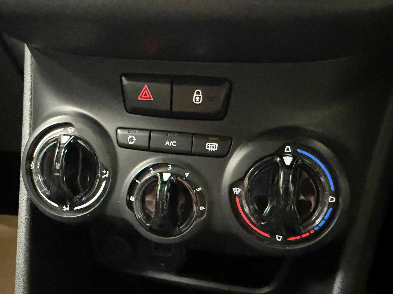 Used Peugeot 2008 2017 for sale - 76368406: Photo 16