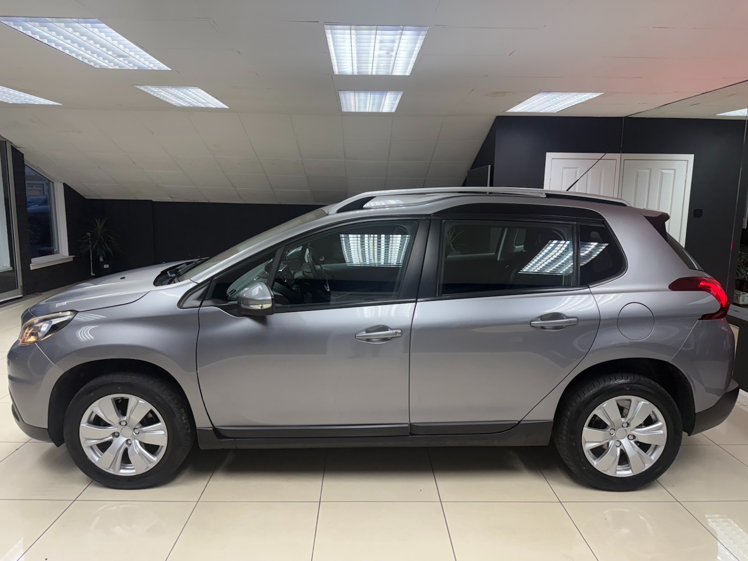 Used Peugeot 2008 2017 for sale - 76368406: Photo 4
